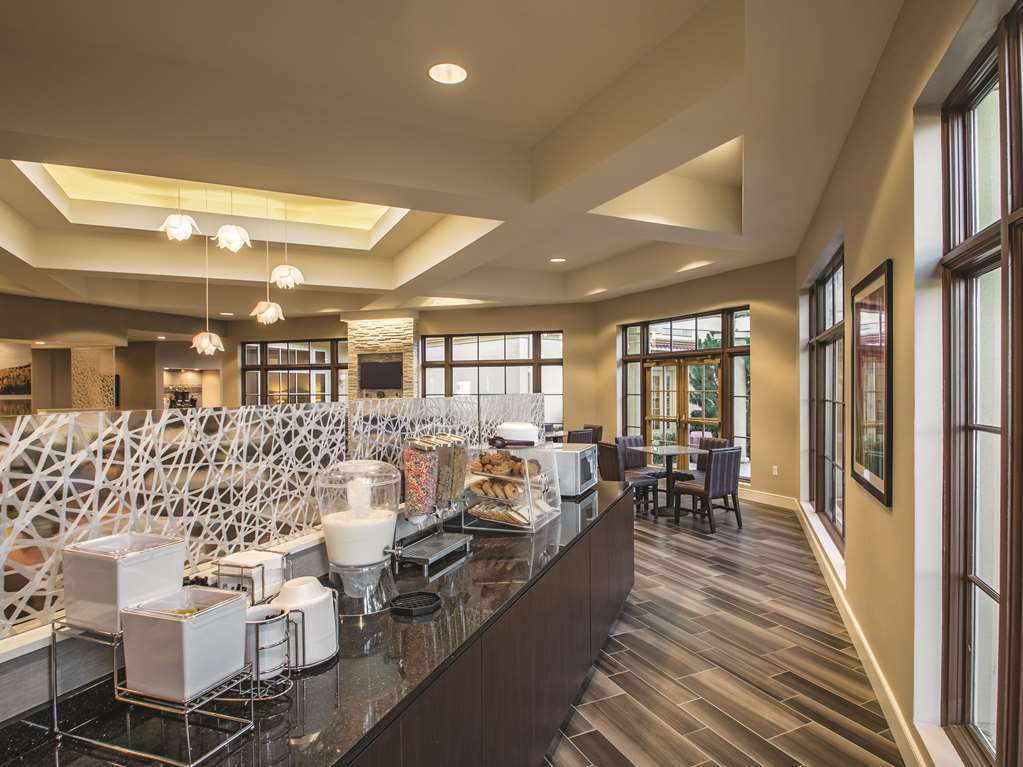 La Quinta By Wyndham Pwy Provo Hotel